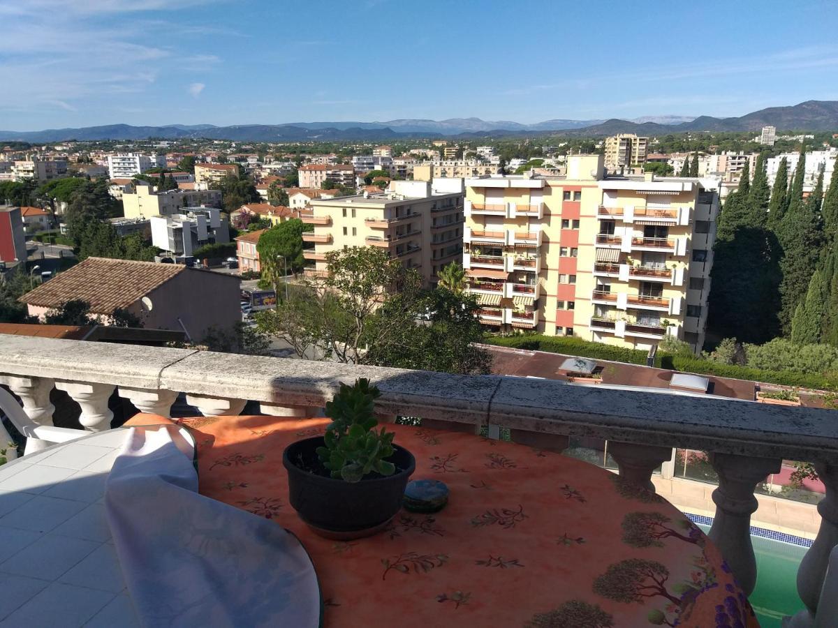 Ravissant Appartement Saint-Raphael Piscine Exterior photo